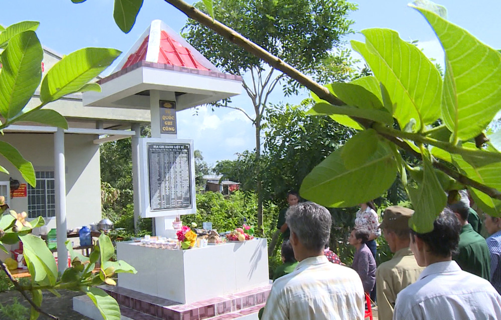 Ấm tình đồng đội nơi Đất Mũi

